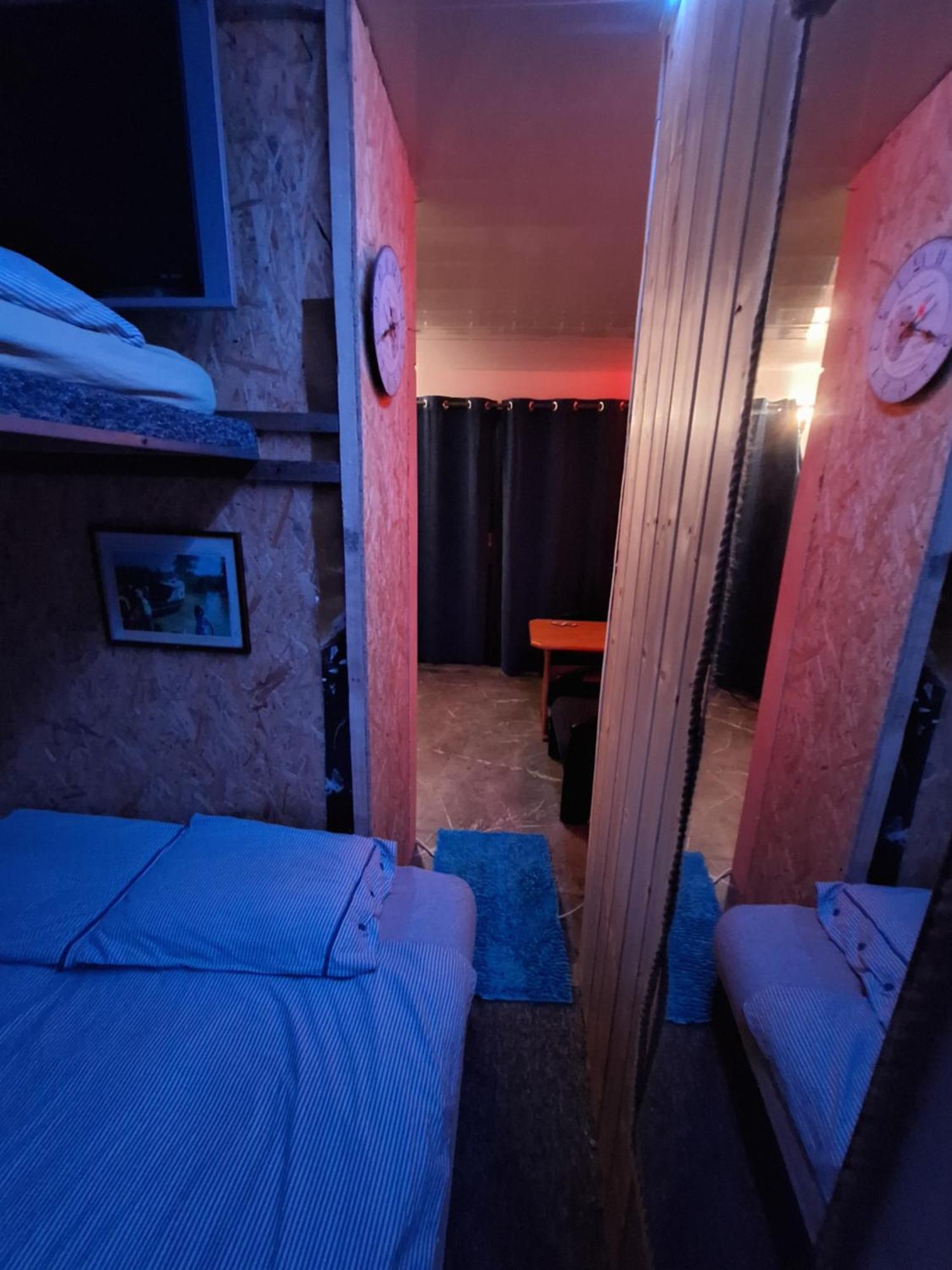 Hostel Szalupa Airport *