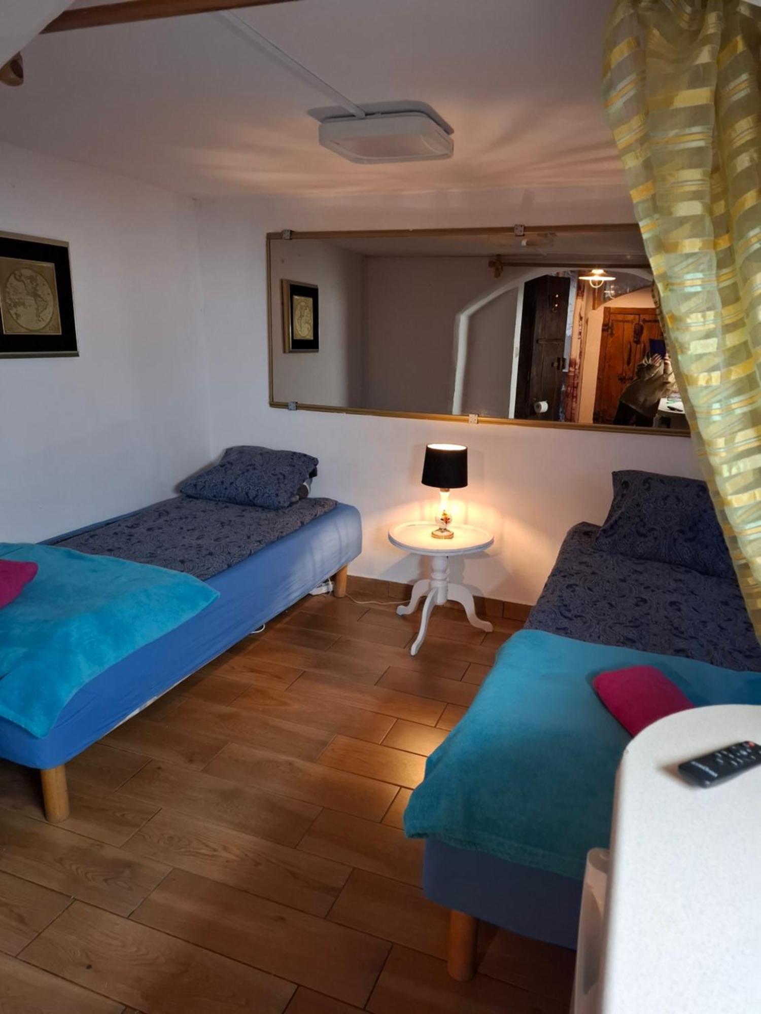 Hostel Szalupa Airport *